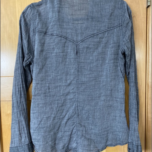 Button up - Picture 2 of 3